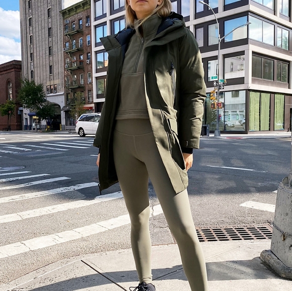 Aritzia TNA Oslo black down parka jacket - Picture 5 of 9